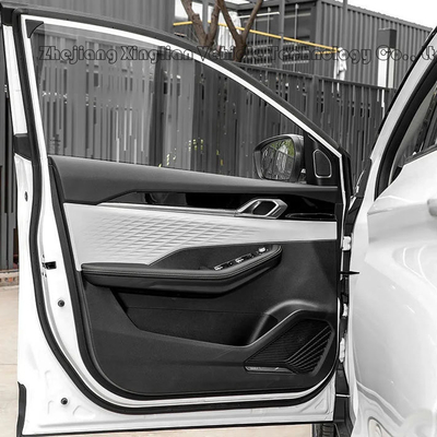Geely Binyue Μικρό SUV 4 τροχών τροχιάς Τούρμπο Βενζίνη Ηλεκτρικό Δερμάτινο Λευκό LED με εξαρτήματα