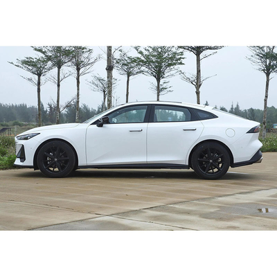 Ο Τσανγκ προετοιμάζει ένα Uni-V 2023 Model Idd 1.5t 113km Plug-in Hybrid για εκτός δρόμου συνθήκες.