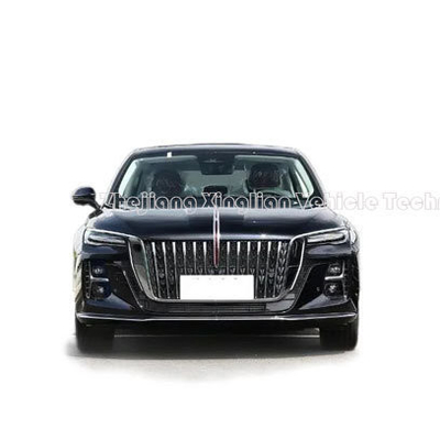 Hongqi H5 1.5t Επιδόσεις 7 ταχυτήτων διπλού συμπλέκτη MID-Size Sedan με 8at Gear σε λευκό