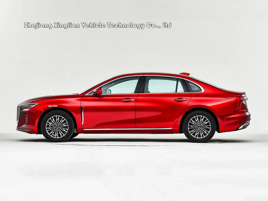 Φτιάχτηκε το 2024 Hongqi H5 1.5t DCT πολυτελή σεντάν με λευκό εξωτερικό χρώμα 4 πόρτες και 5 θέσεις